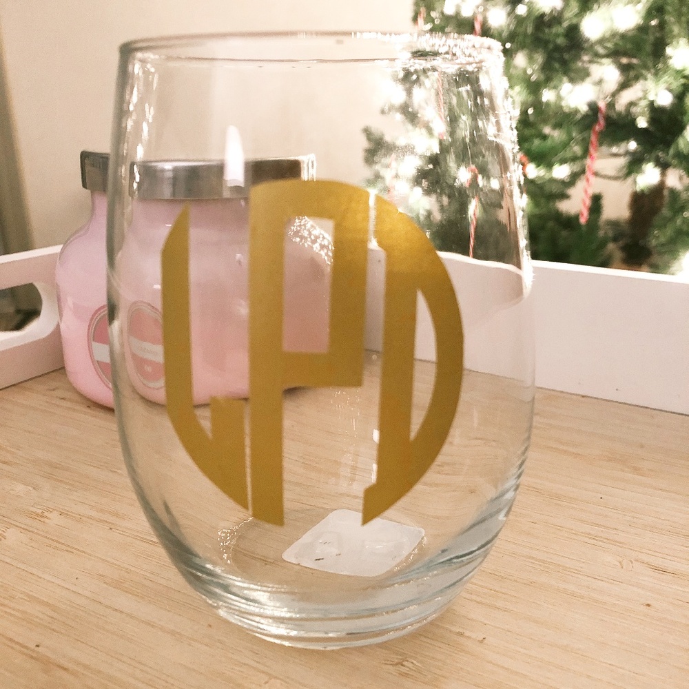 Custom Personalized Vinyl Circle Monogram